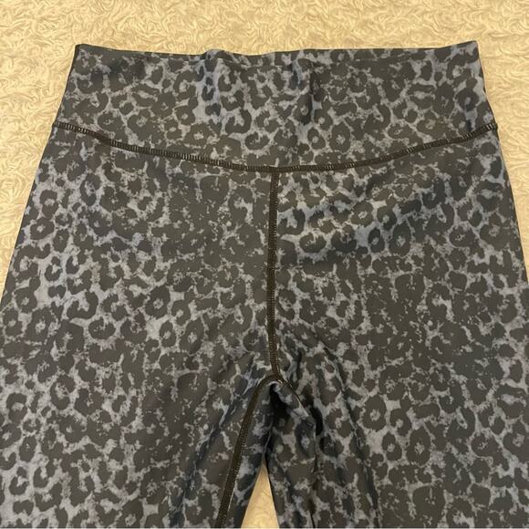 ZYIA Stone Leopard Scrunchy Light n Luxe Leggings Scrunch Butt - Picture 2 of 8
